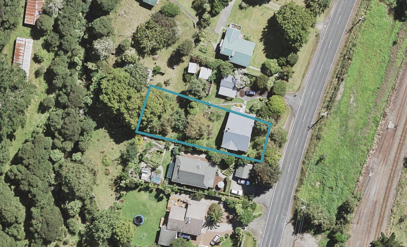 90 Waitakere Road, Waitakere, Auckland - Carousel 1