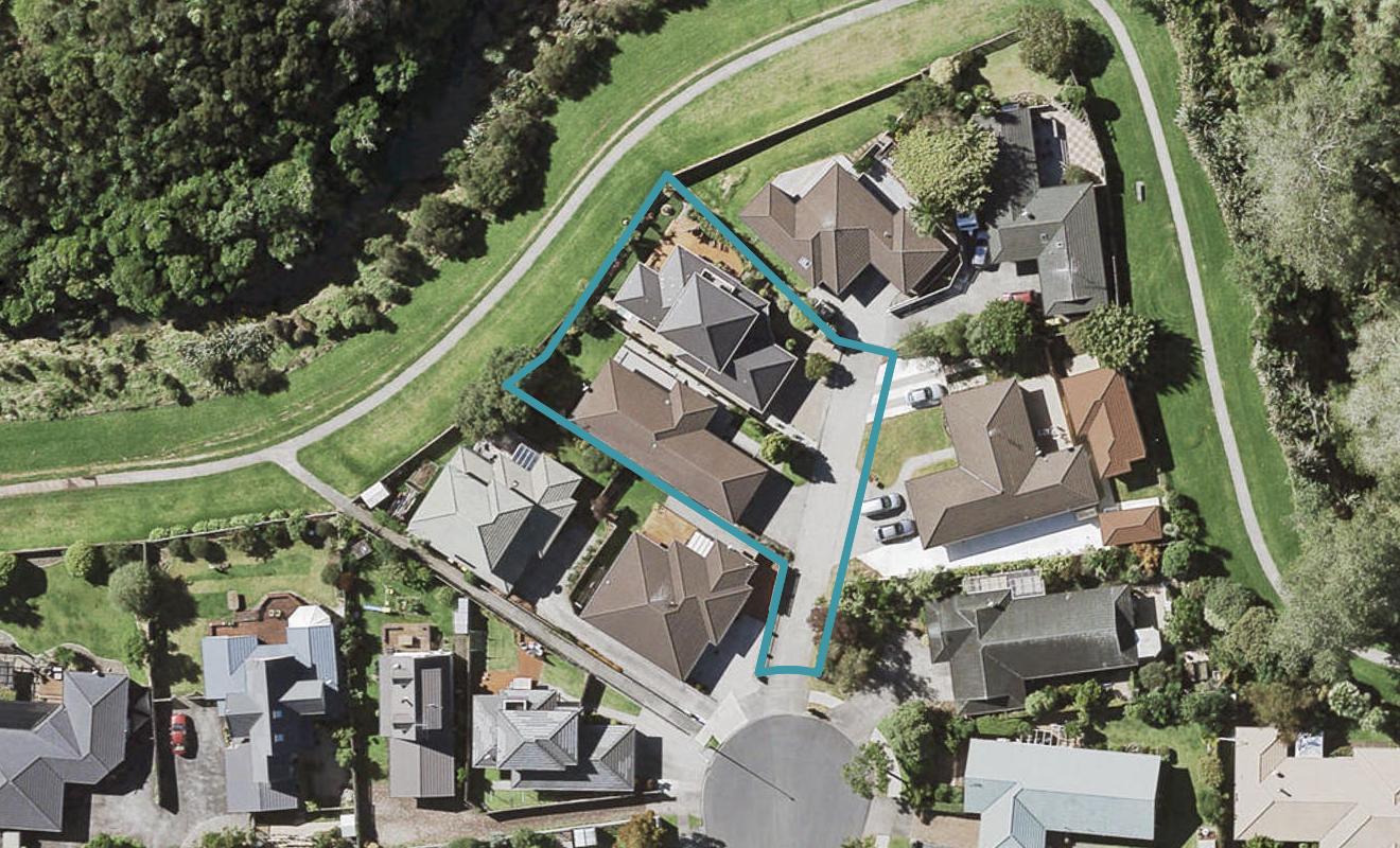 2/46 Headcorn Place, Botany Downs, Auckland - Carousel 1