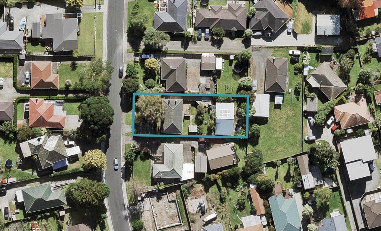 1/5 Kervil Avenue, Te Atatu Peninsula, Auckland - Carousel 1