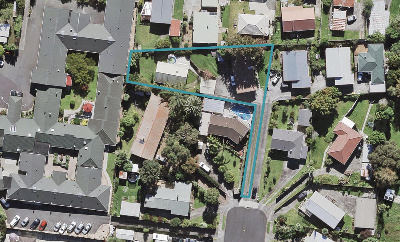 17 Orchid Place, Te Atatu South, Auckland - Carousel 1