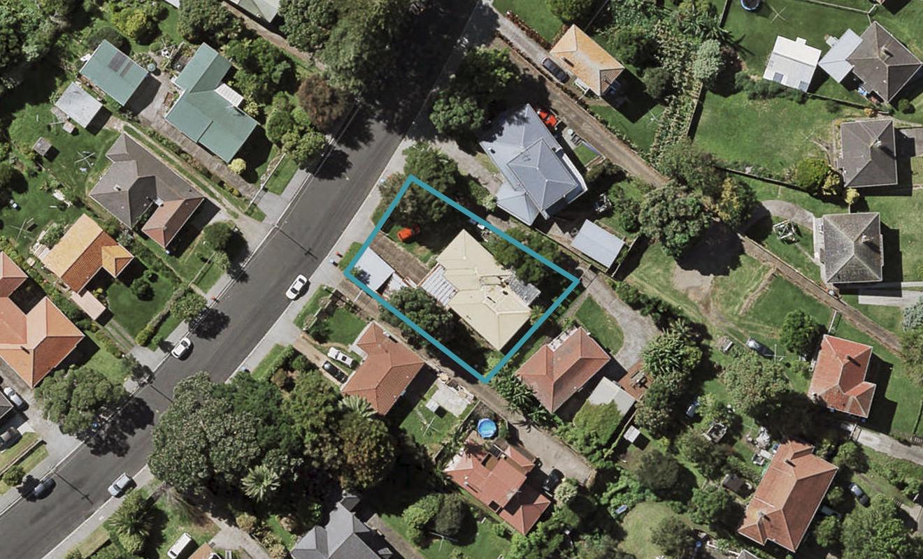 34 Court Crescent, Panmure, Auckland - Carousel 1