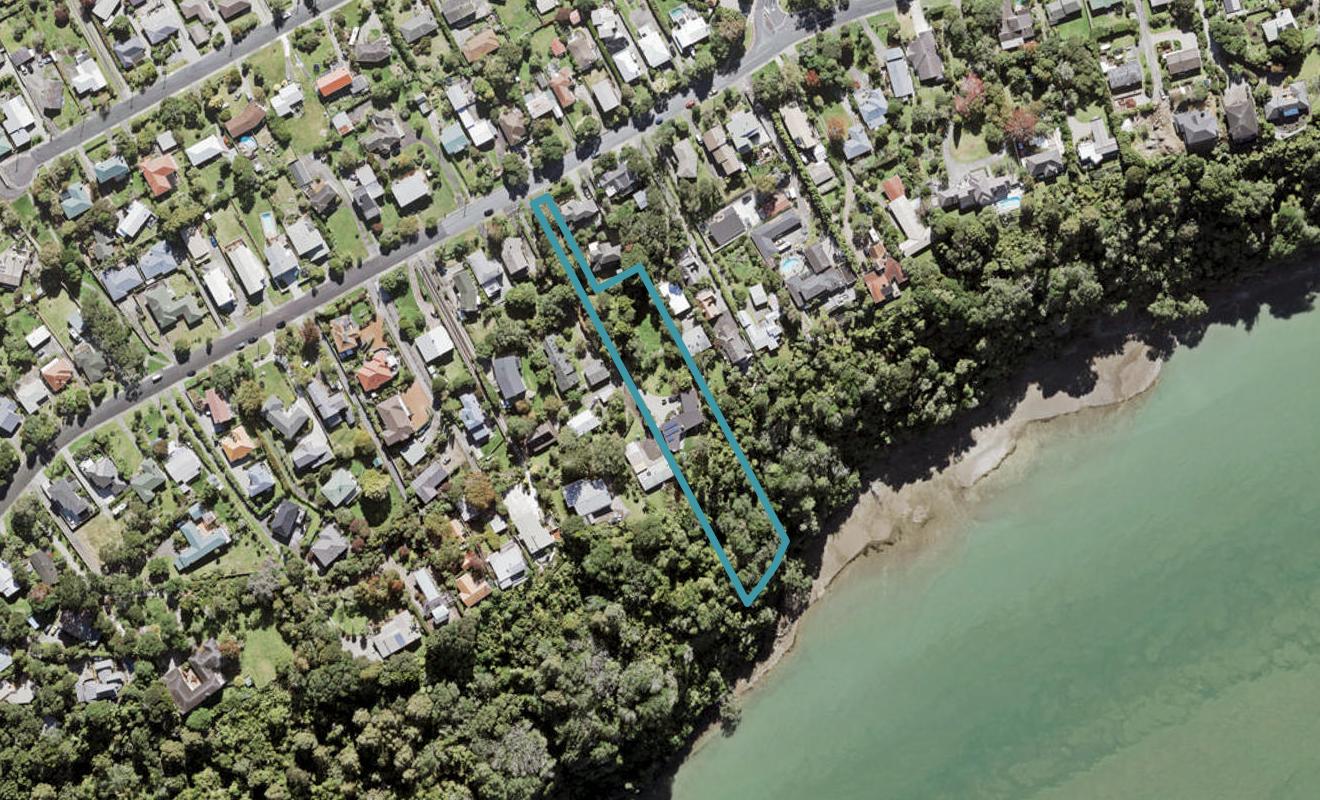 124 Cliff Drive, GREEN BAY, AUCKLAND - Carousel 1