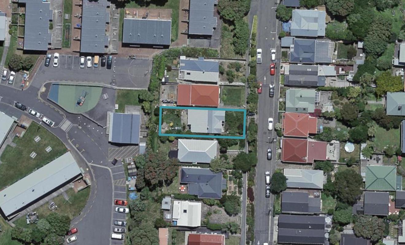 52 Edinburgh Terrace, Berhampore, Wellington - Carousel 1