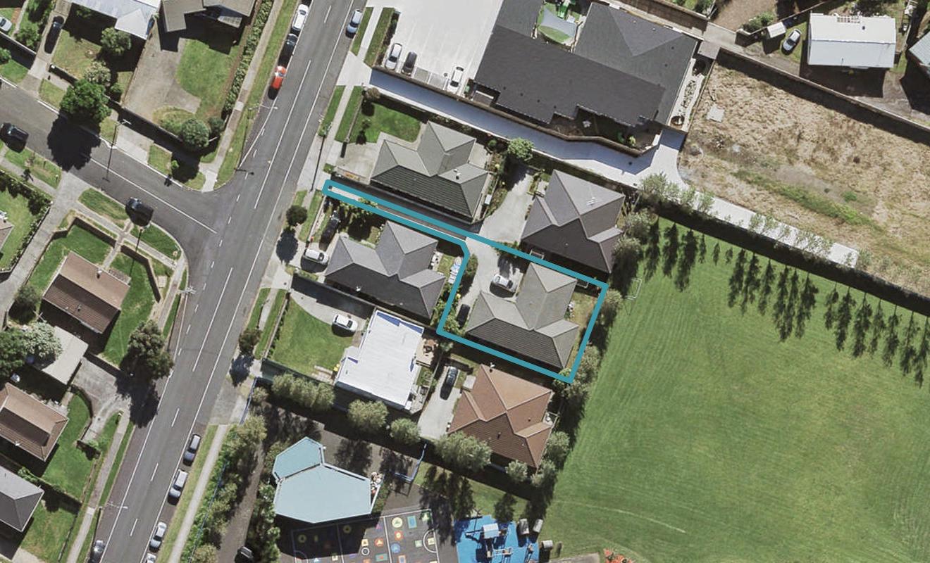 77A Mountain Road, Mangere Bridge, Auckland - Carousel 1