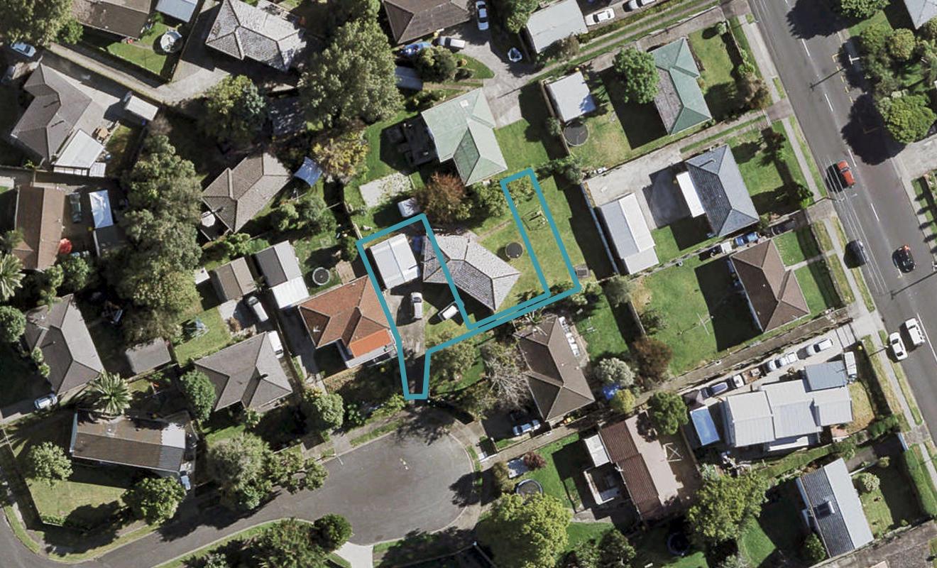 8E Rainbow Place, Wattle Downs, Auckland - Carousel 1