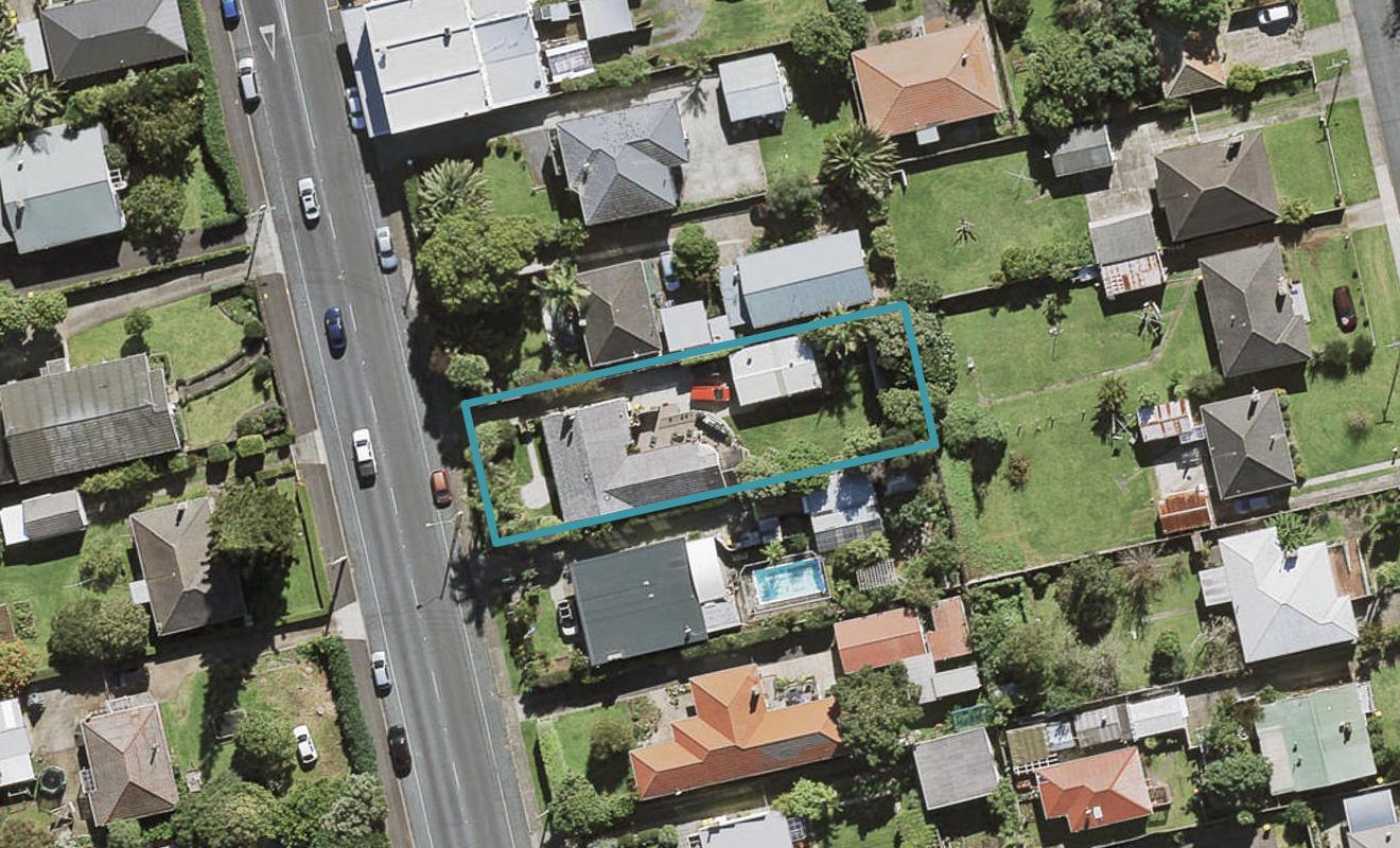49 Coronation Road, Mangere Bridge, Auckland - Carousel 1