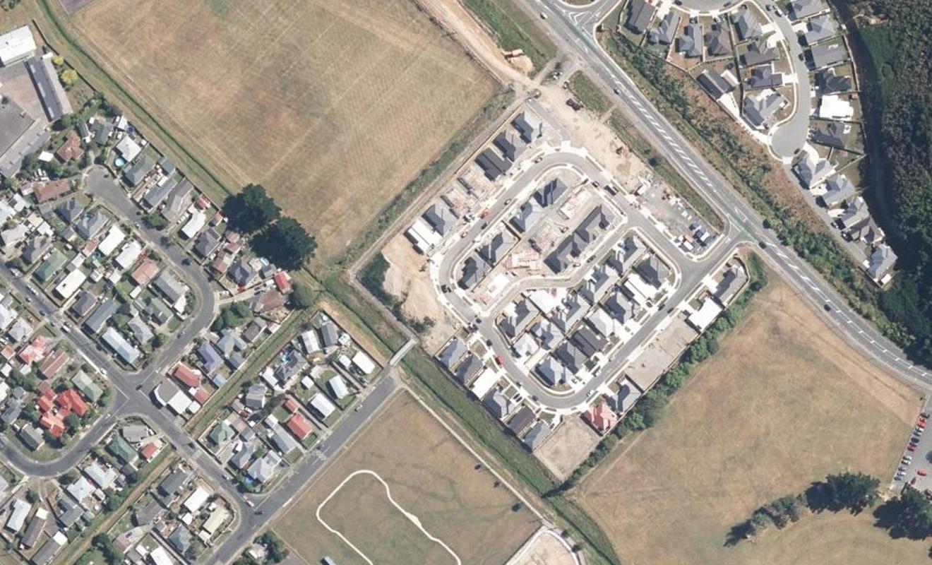 24 Grovedale Square, Wainuiomata, Lower Hutt - Carousel 1