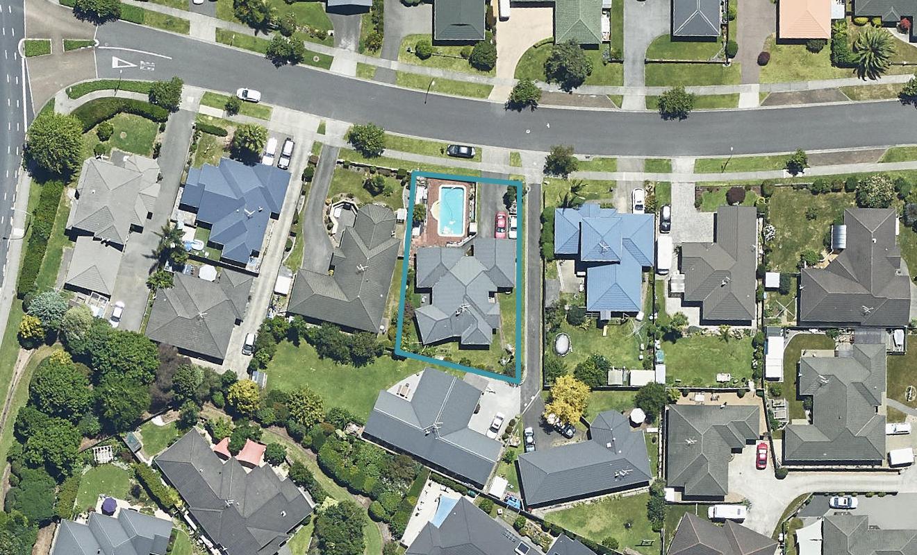 10 Manor Park Drive, Pyes Pa, Tauranga - Carousel 1