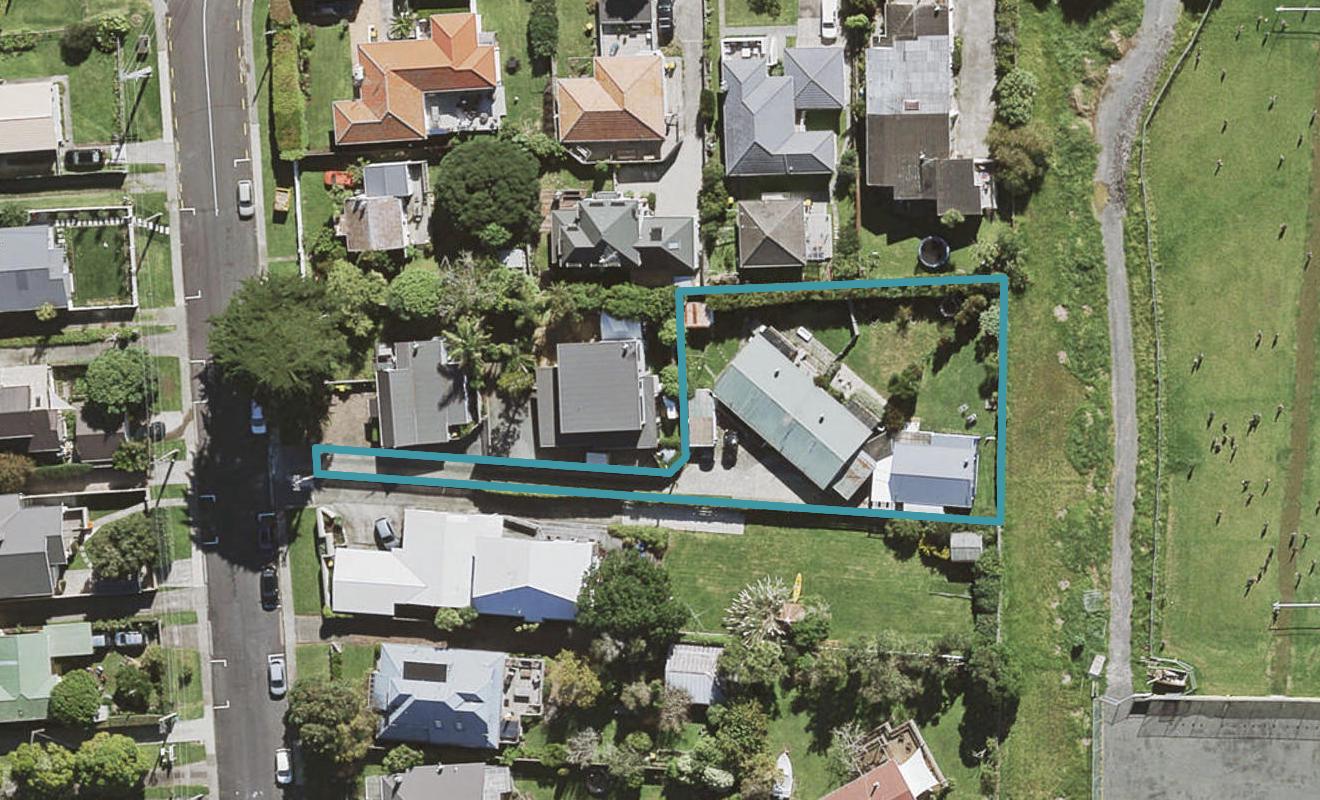 3/0 Gladstone Road, Northcote, Auckland - Carousel 1