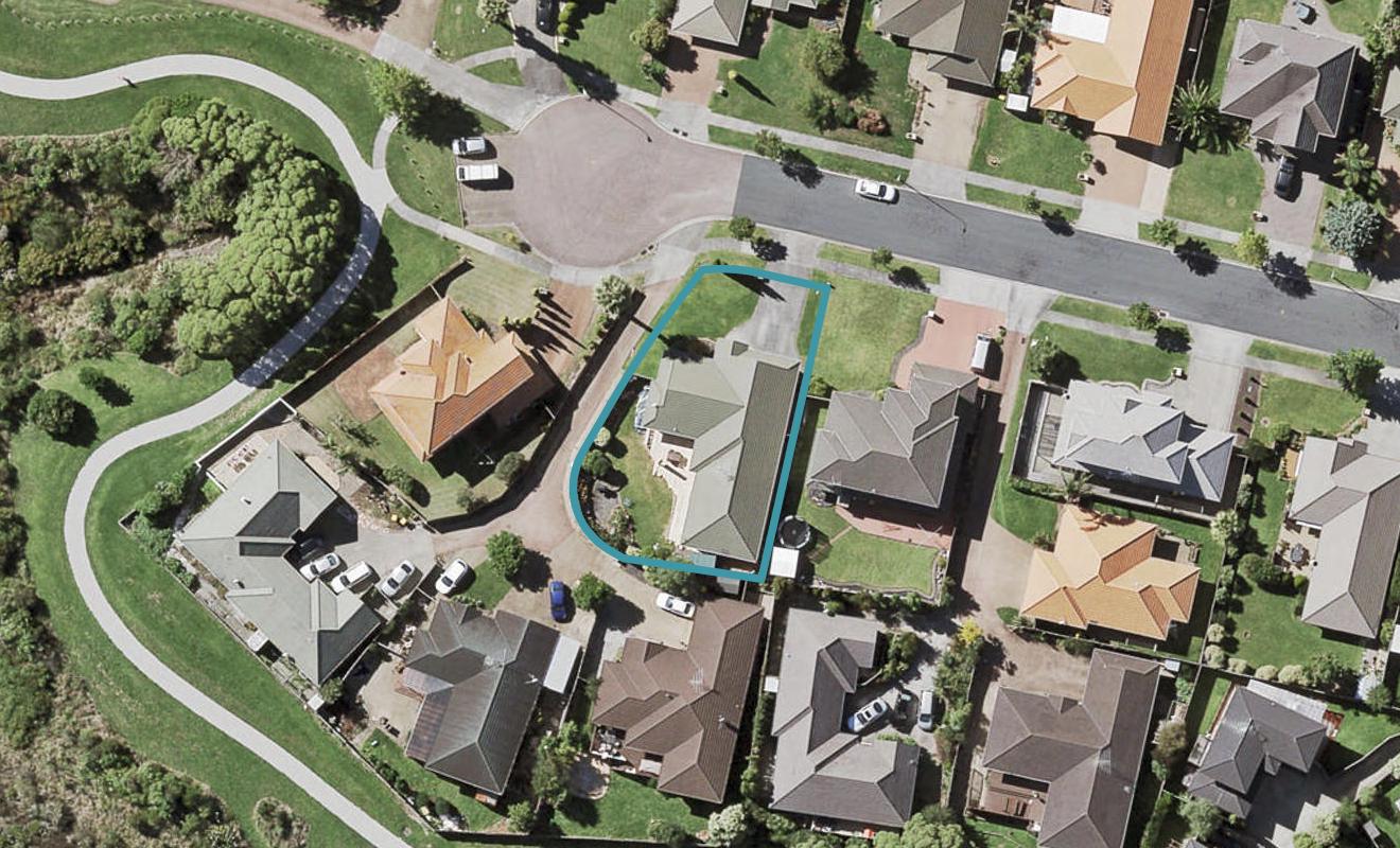 44 Corta Bella Place, Golflands, Auckland - Carousel 1