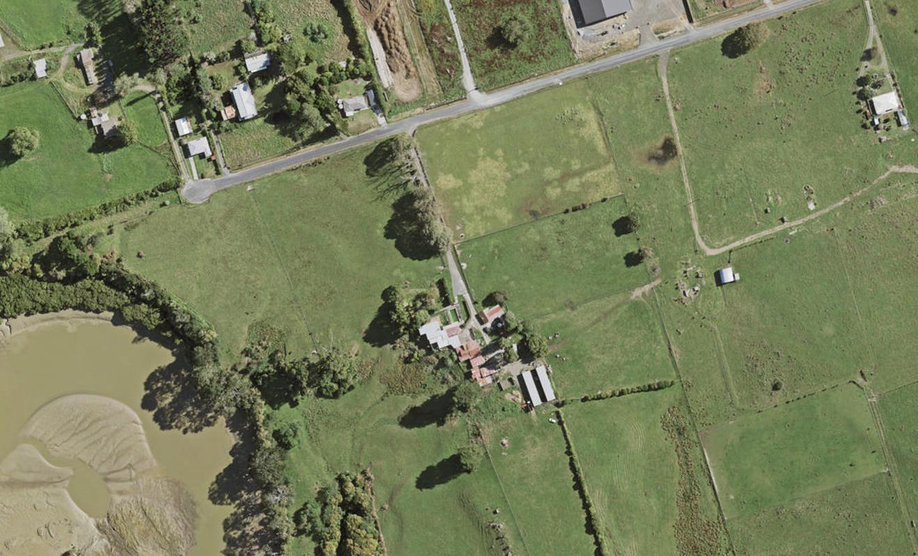 8 Parkmore Drive, Rosehill, Papakura - Carousel 1