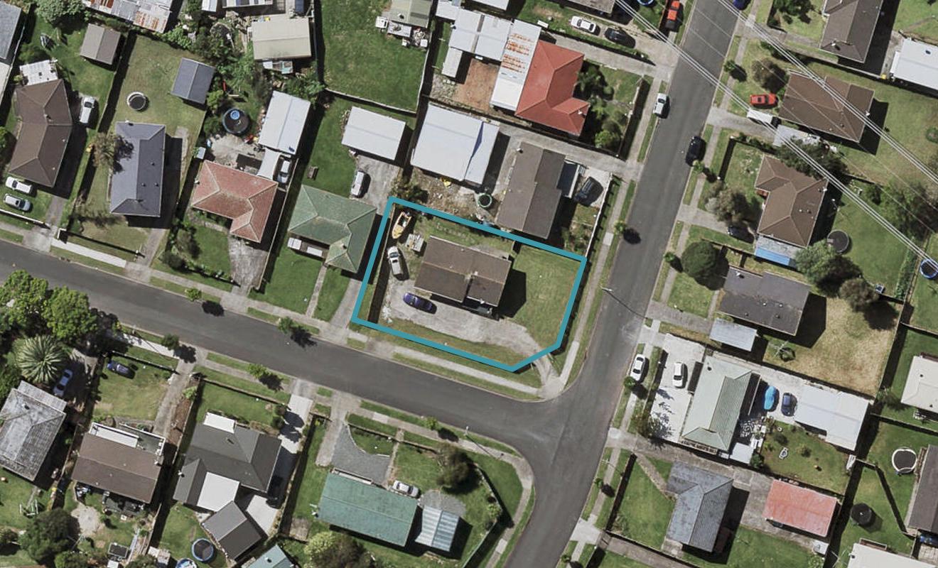18 Maytime Street, Clover Park, Auckland - Carousel 1