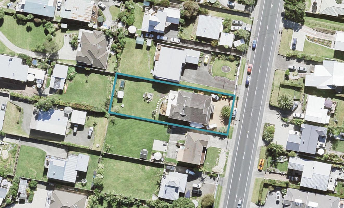 1020 Whangaparaoa Road, Matakatia, Whangaparaoa - Carousel 1