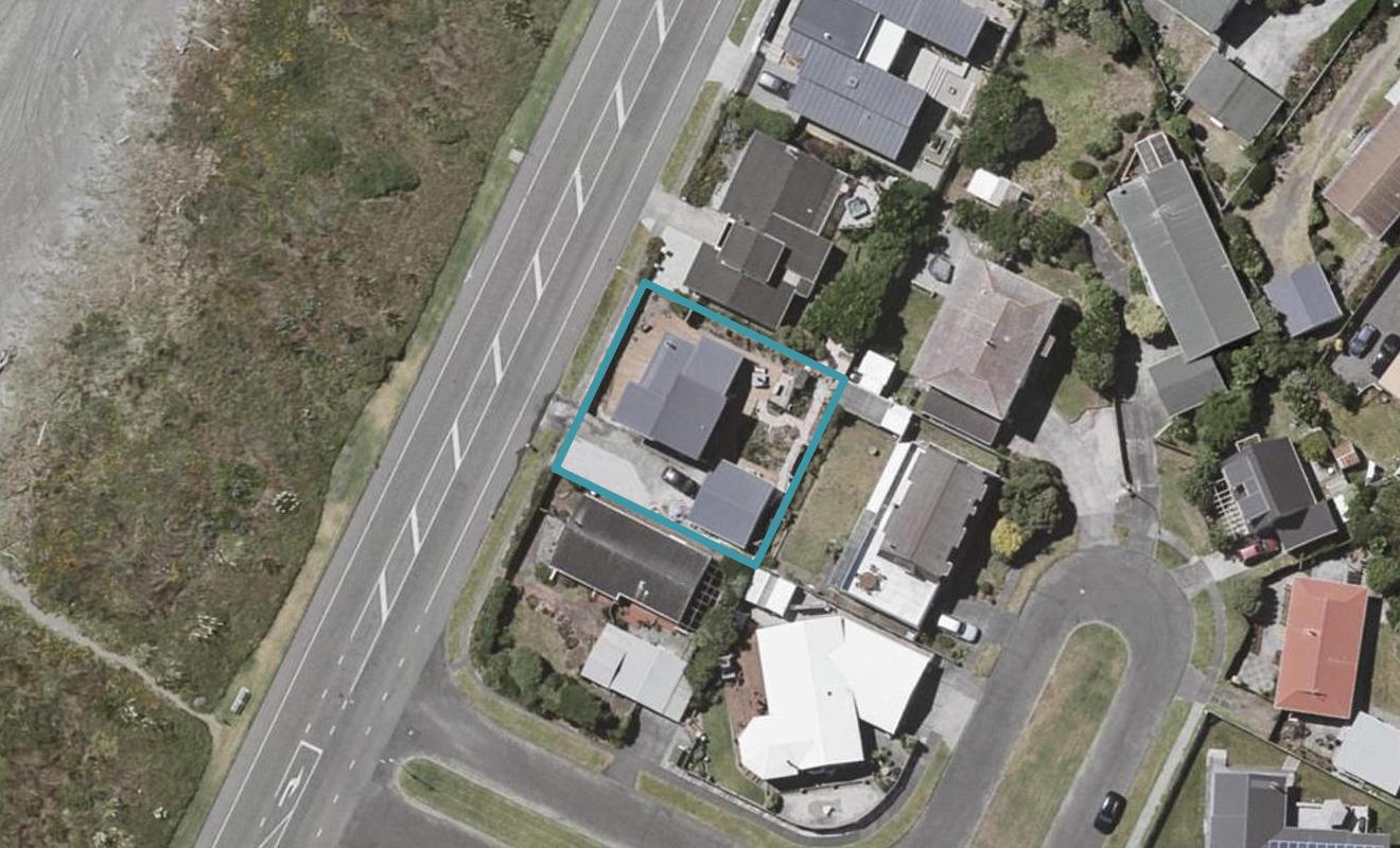 112 Marine Parade, Otaki Beach, Otaki - Carousel 1