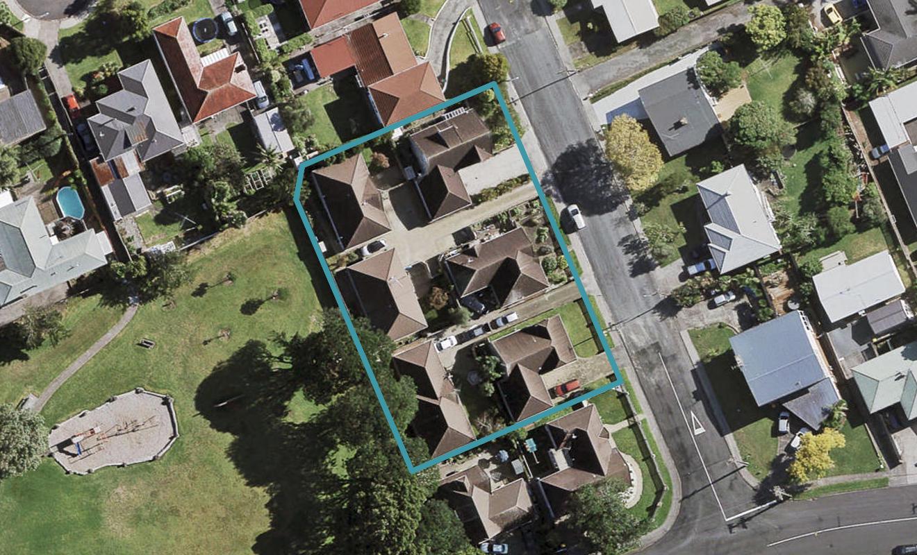 4/2 Tampin Road, Hillpark, Auckland - Carousel 1