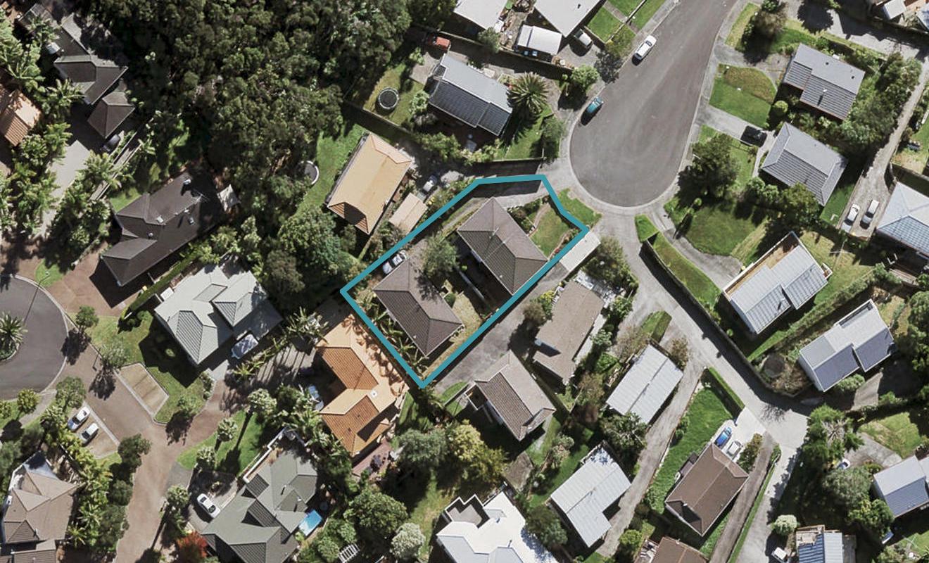 2/13 Exeter Place, Unsworth Heights, Auckland - Carousel 1