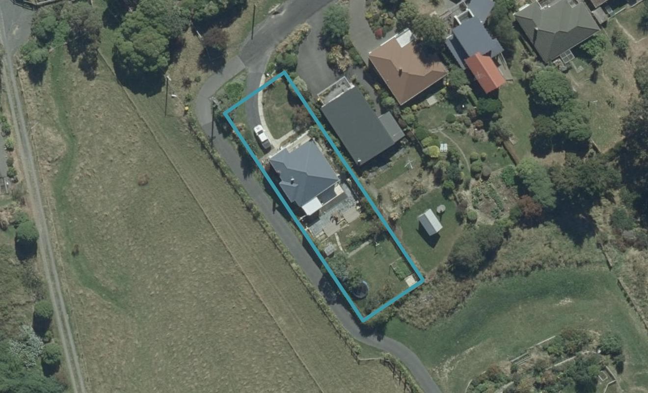 13 Conway Street, Macandrew Bay, Dunedin - Carousel 1