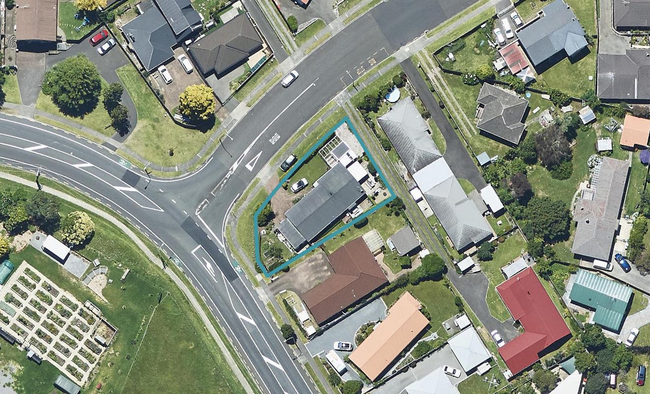 2 Esmeralda Street, Welcome Bay, Tauranga - Carousel 1