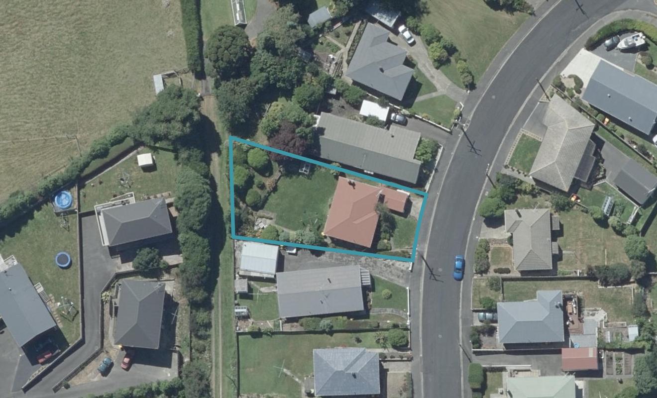 15 Charters Street, Glenross, Dunedin - Carousel 1
