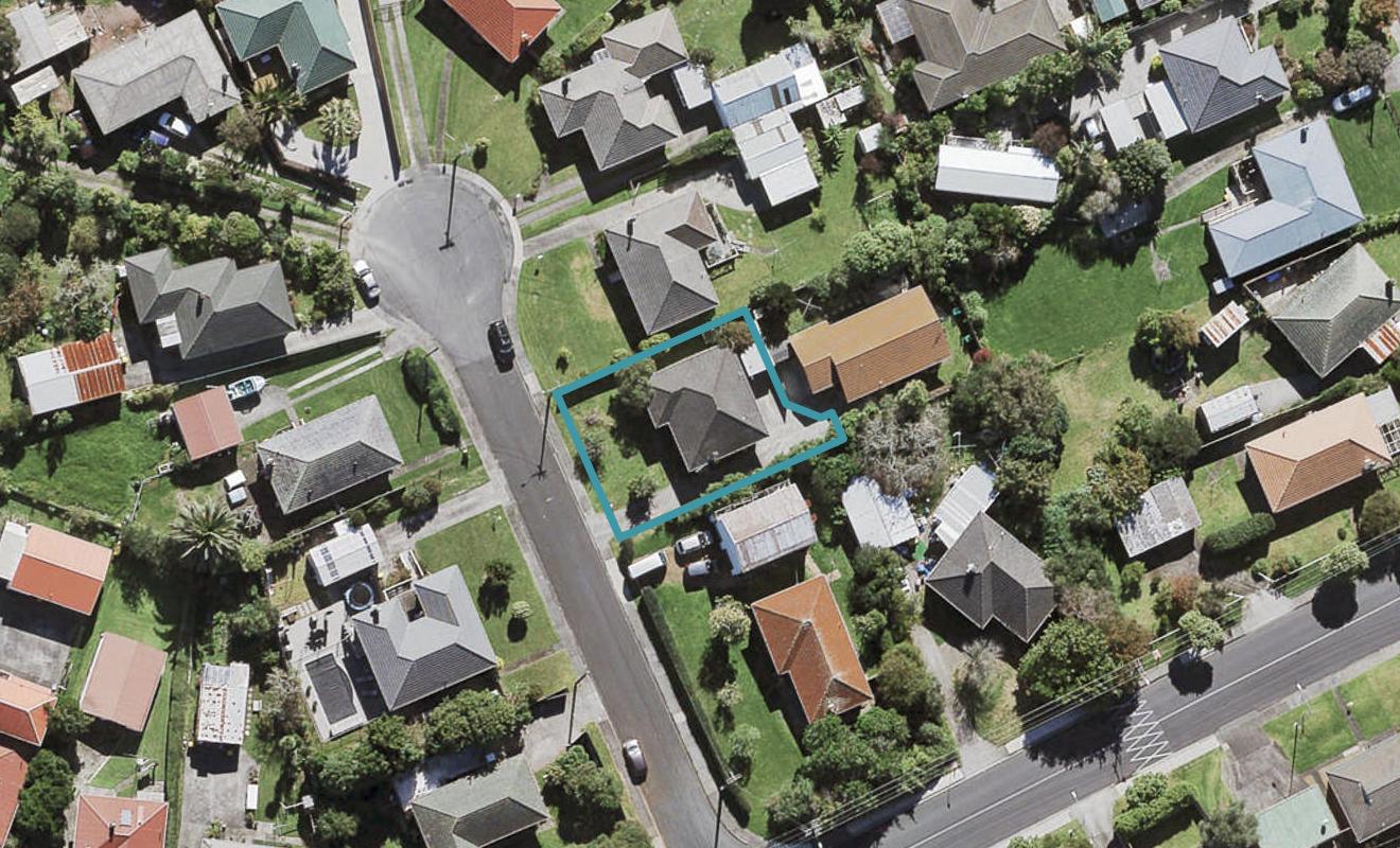 3 Norma Avenue, Te Atatu South, Auckland - Carousel 1