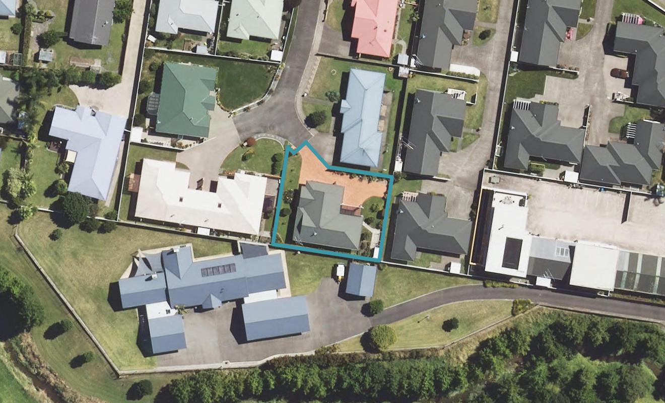 7 Helen-Mary Place, Lytton West, Gisborne - Carousel 1