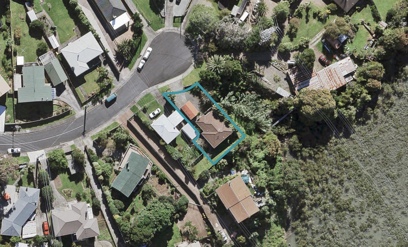 21A Meadow Crescent, Te Atatu South, Auckland - Carousel 1