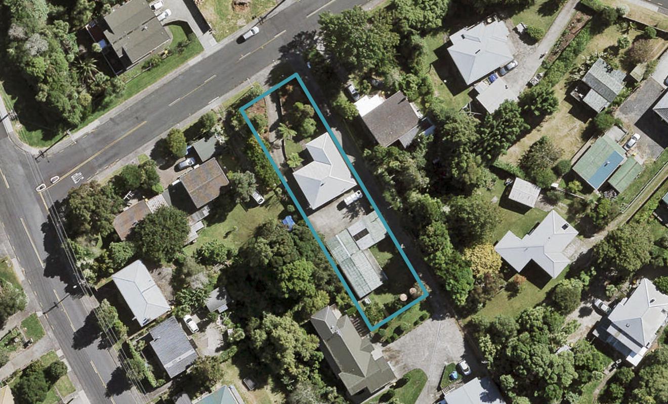 3 Awaroa Road, Sunnyvale, Auckland - Carousel 1
