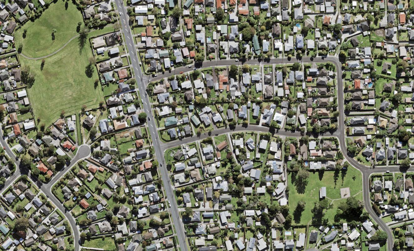 5 Brennan Avenue, Te Atatu Peninsula, Auckland - Carousel 1
