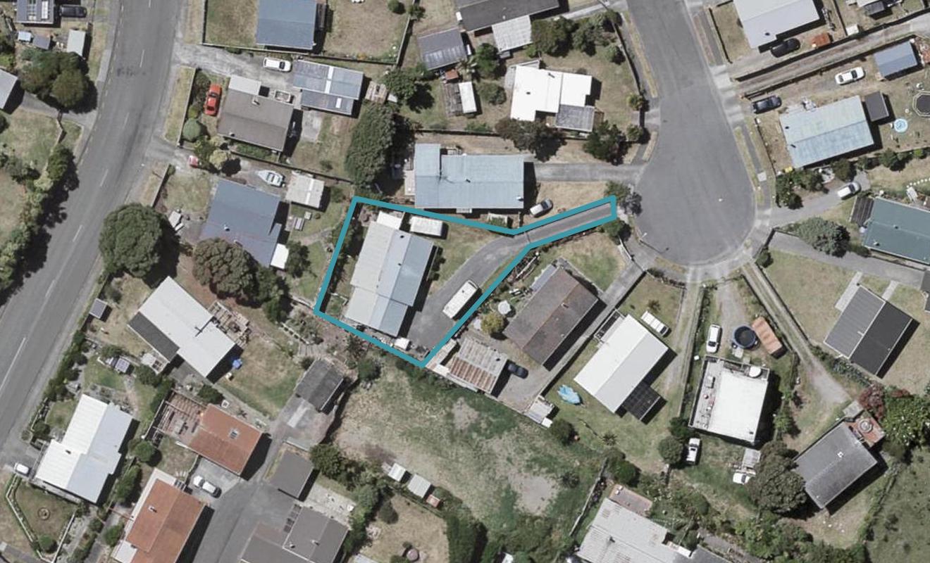 12 Colenso Place, Otaki Beach, Otaki - Carousel 1