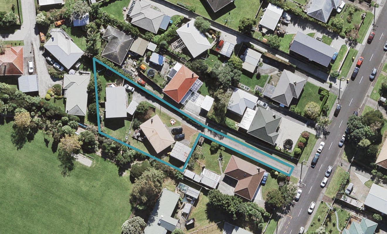 2/86 Tirimoana Road, Te Atatu South, Auckland - Carousel 1