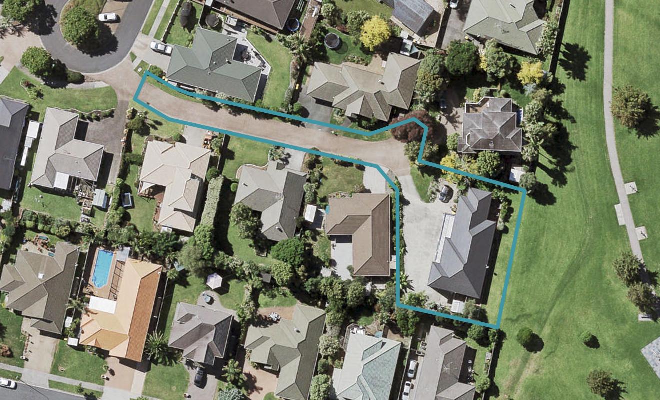 18A Jan Higgins Place, Golflands, Auckland - Carousel 1