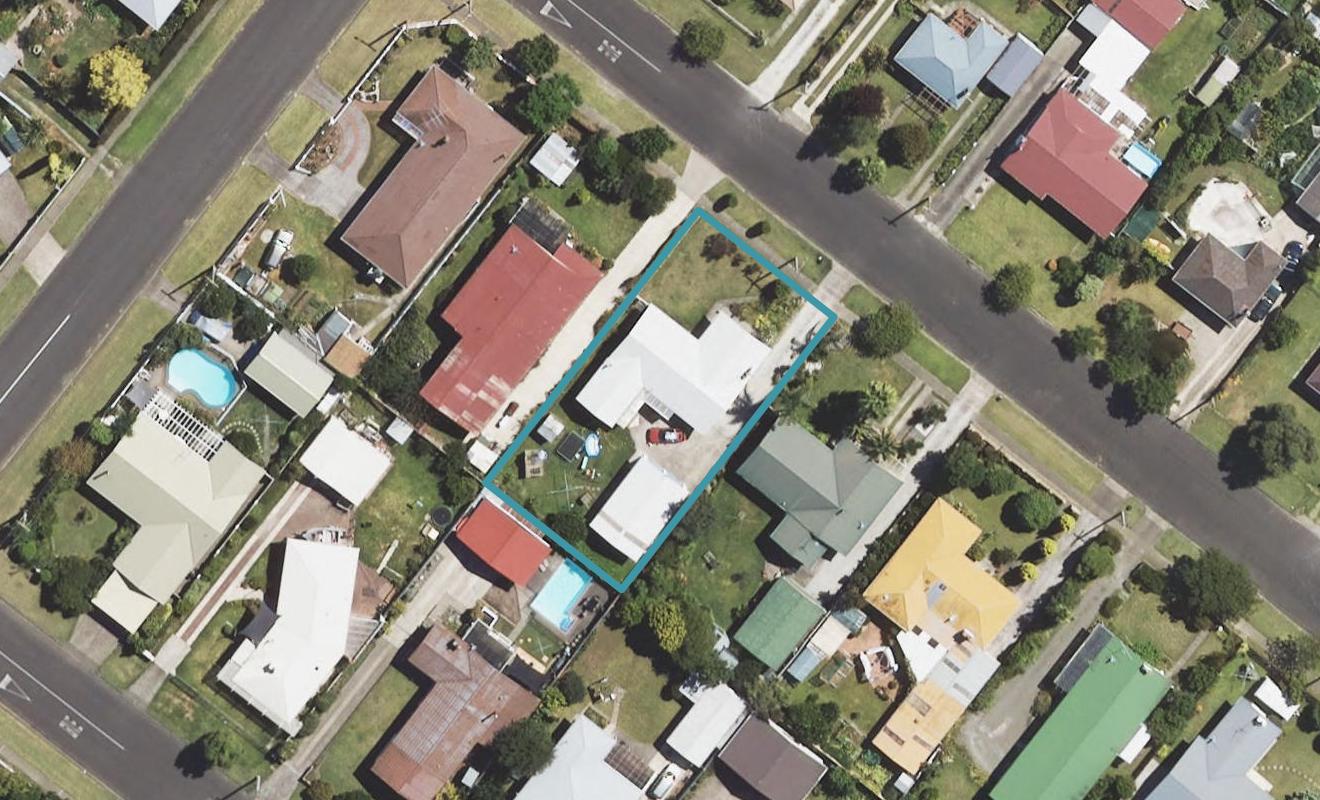 10 Leon Street, Riverdale, Gisborne - Carousel 1