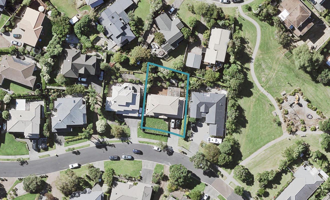 11 Crestview Place, Browns Bay, Auckland - Carousel 1