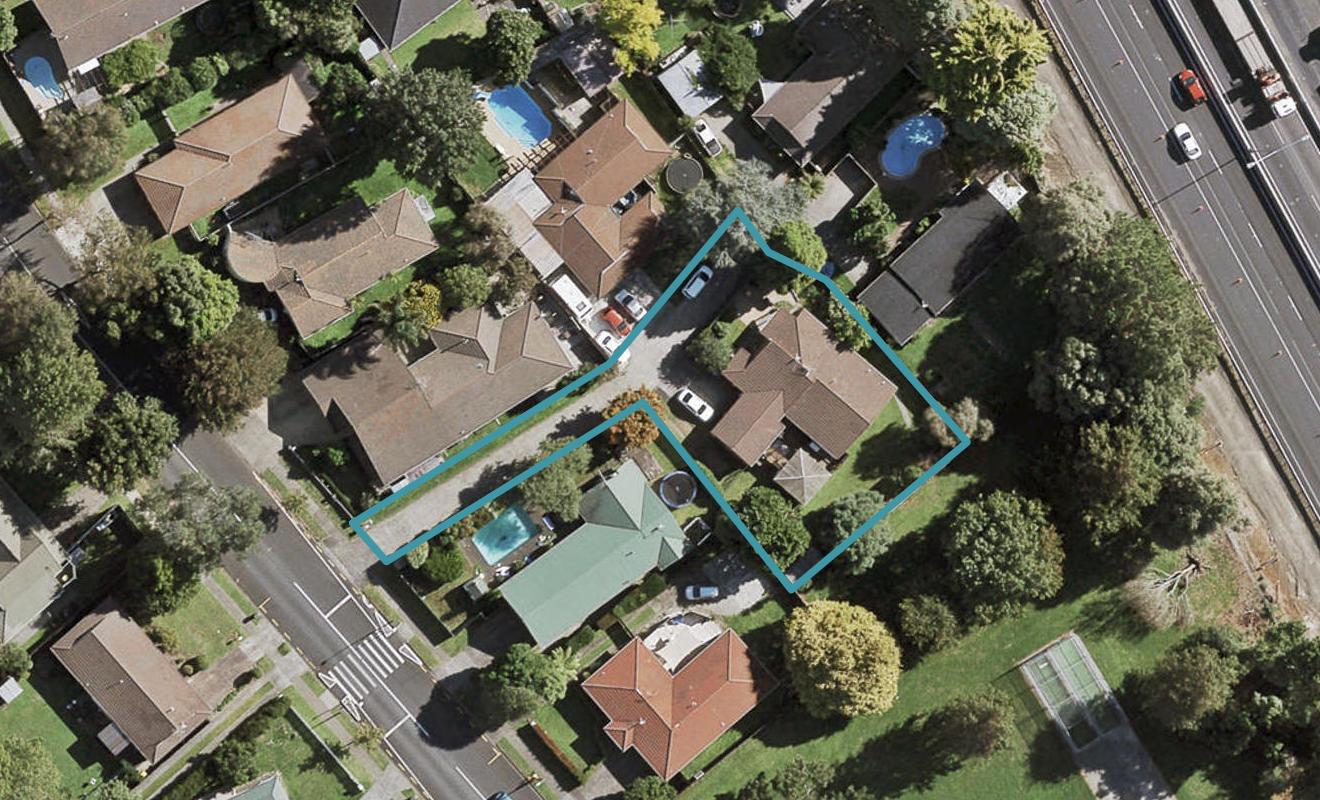 205 Walter Strevens Drive, Conifer Grove, Takanini - Carousel 1