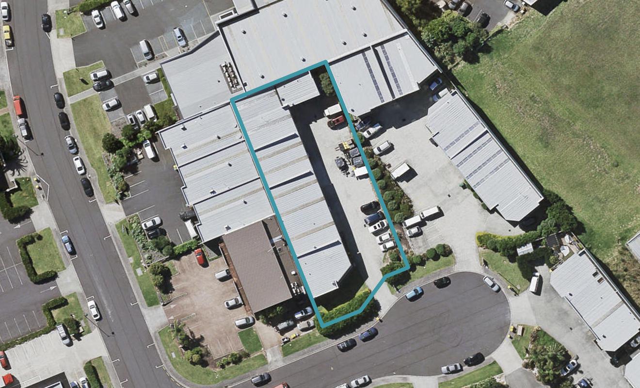 2/4 Dallan Place, Rosedale, Auckland - Carousel 1
