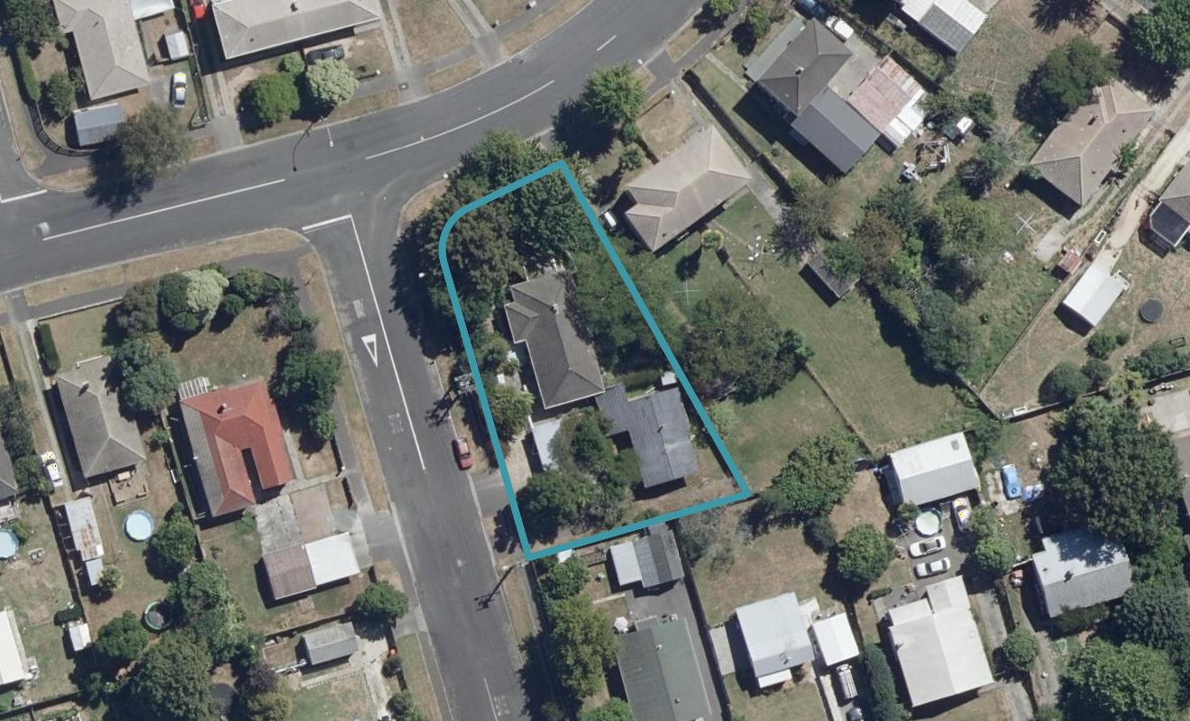 16 Walter Street, Fairfield, Hamilton - Carousel 1