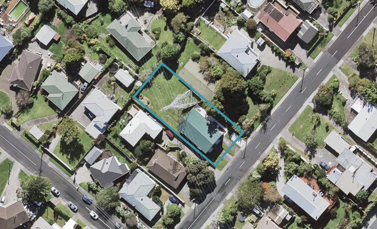 1/62 Tiroroa Avenue, Te Atatu South, Auckland - Carousel 1