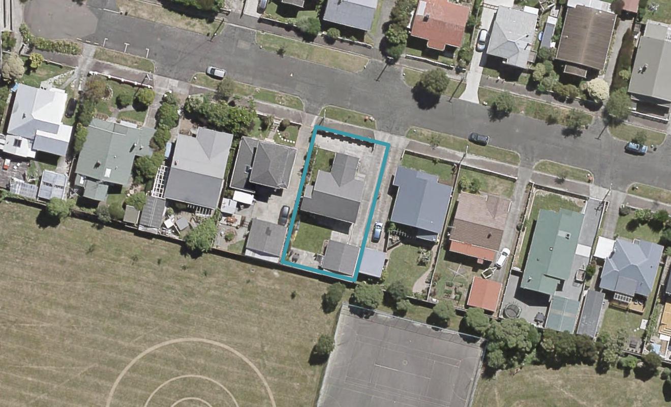 12 Hume Street, Alicetown, Lower Hutt - Carousel 1