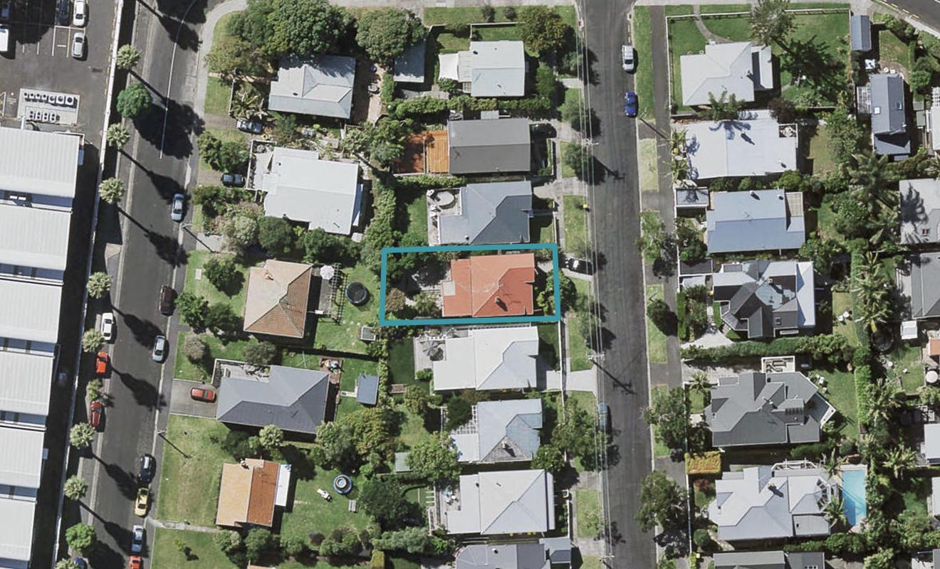 37 Kiwi Road, Stanley Point, Auckland - Carousel 1