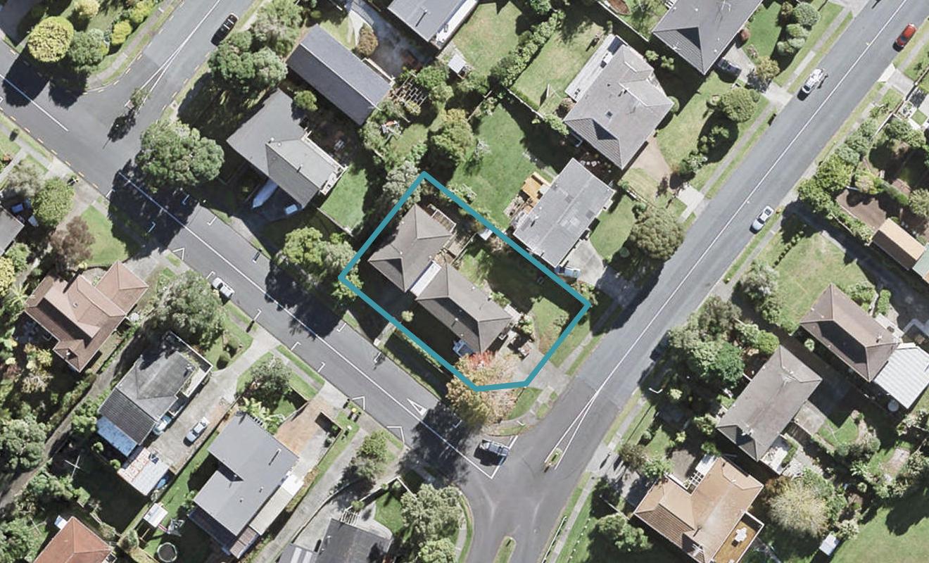 2/143 Stapleford Crescent, Browns Bay, Auckland - Carousel 1