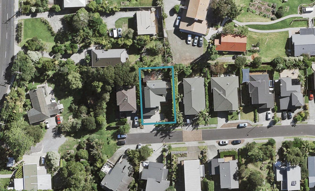 33 Frenz Drive, Titirangi, Auckland - Carousel 1