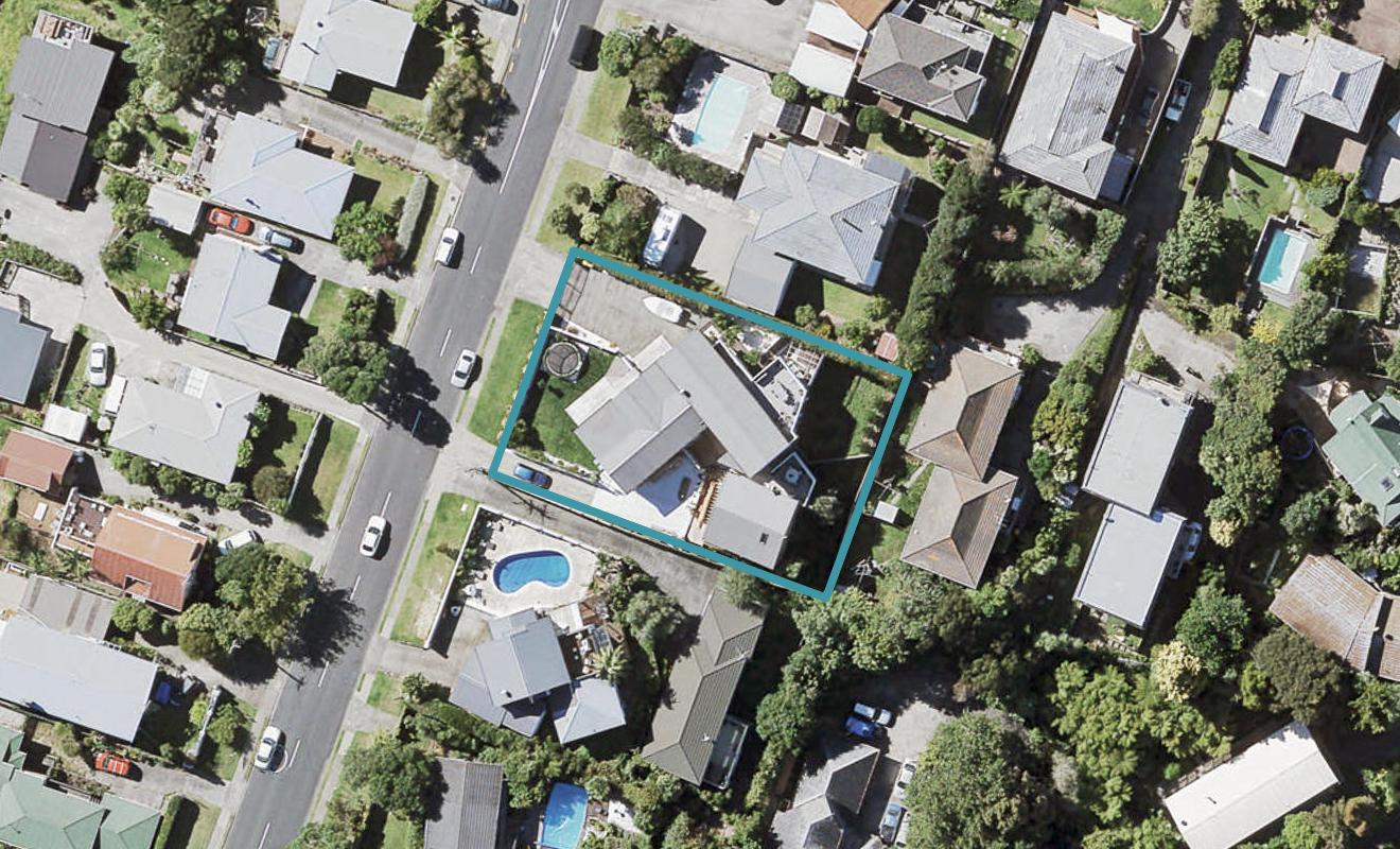 2/138 Arran Road, Browns Bay, Auckland - Carousel 1
