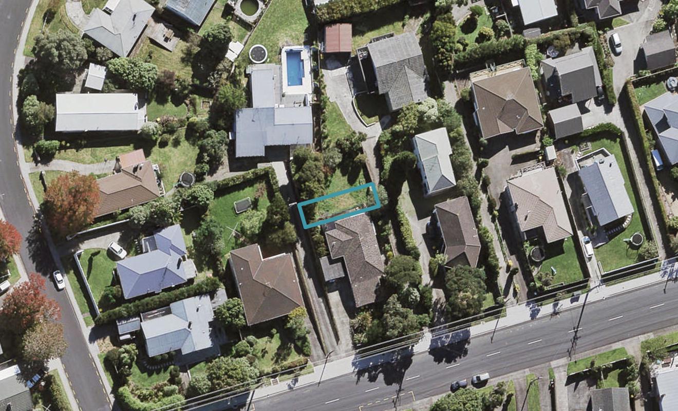 6/64 Pupuke Road, Hillcrest, Auckland - Carousel 1