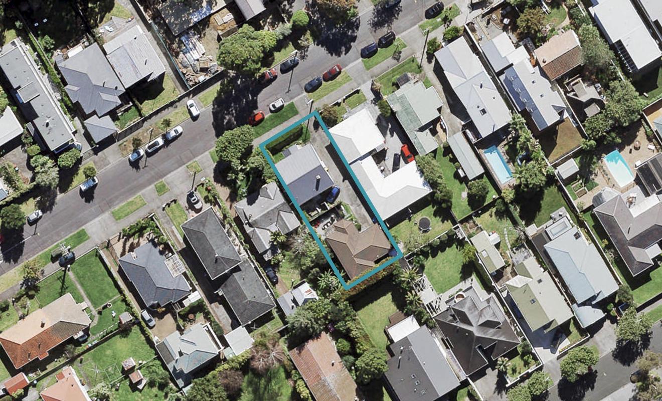 13 Buxton Street, Point Chevalier, Auckland - Carousel 1