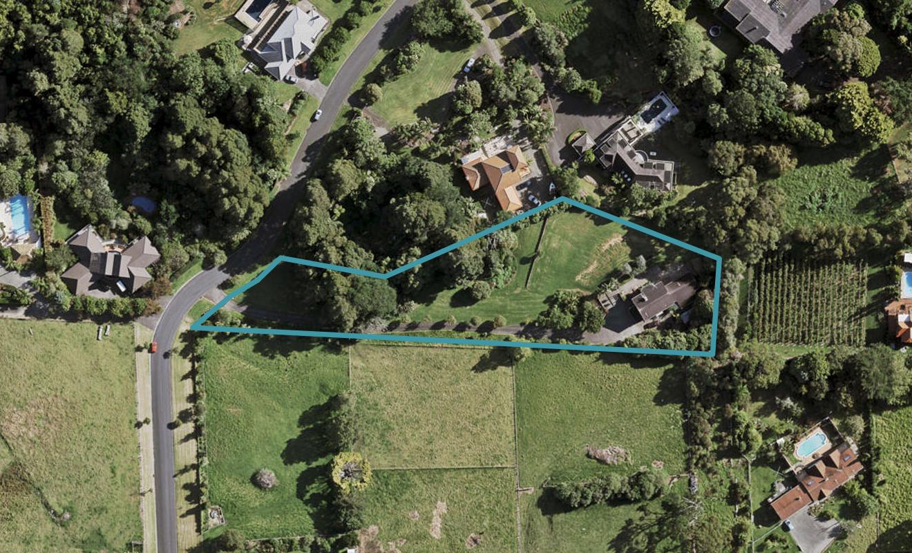 1 Tiffany Close, Totara Park, Auckland - Carousel 1
