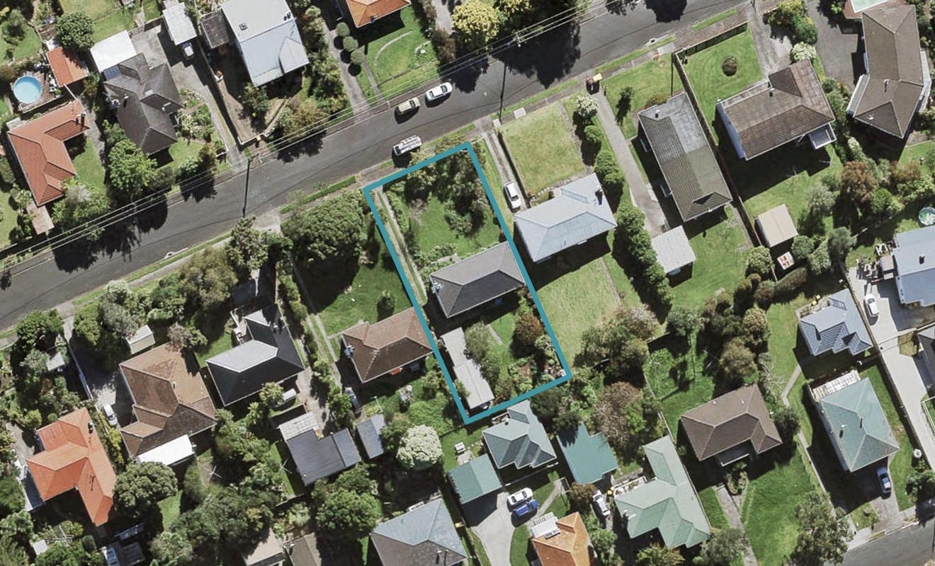43 Sherwood Avenue, Te Atatu South, Auckland - Carousel 1