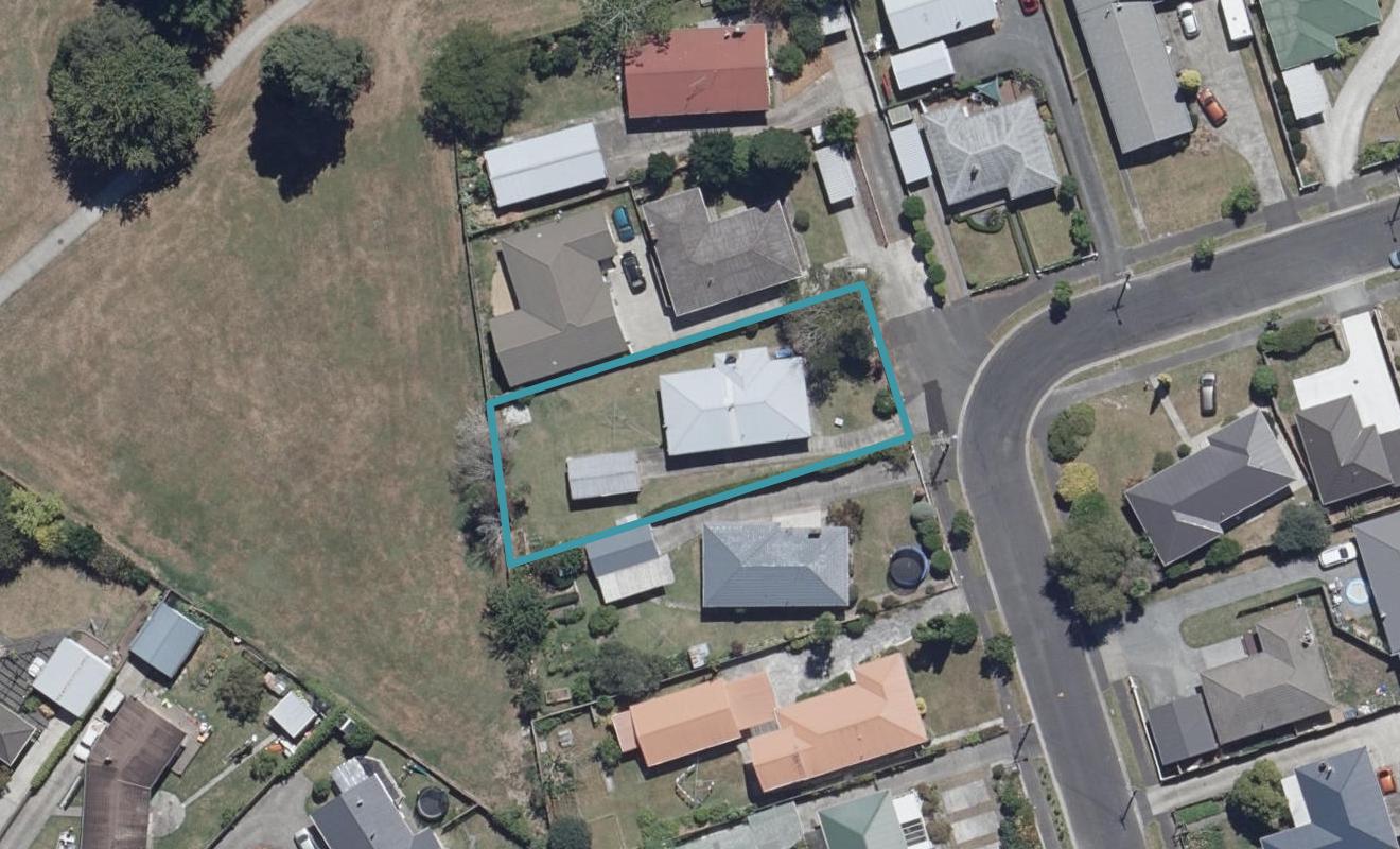 25 Fenwick Crescent, Hillcrest, Hamilton - Carousel 1
