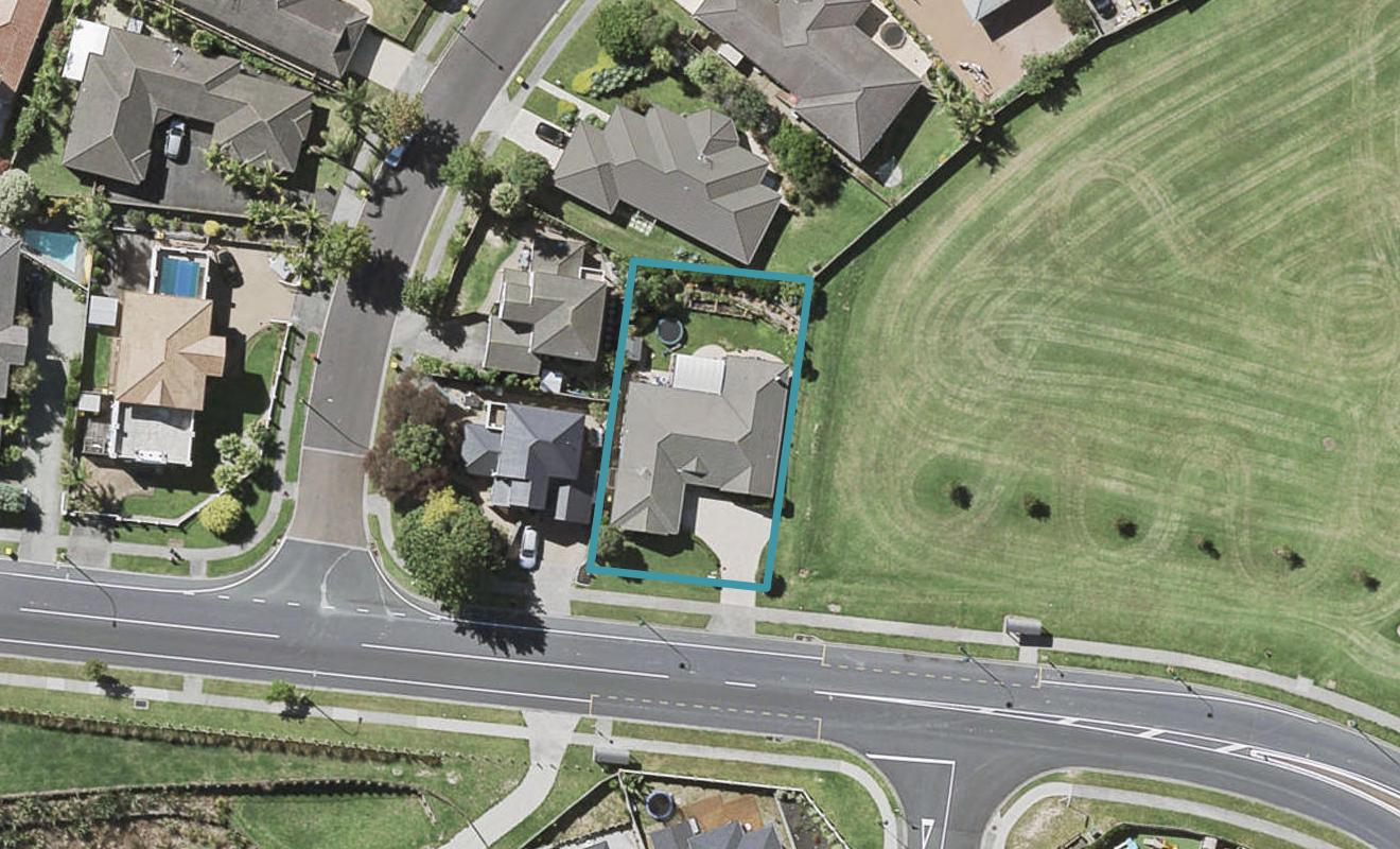 42 Hugh Green Drive, Pinehill, Auckland - Carousel 1