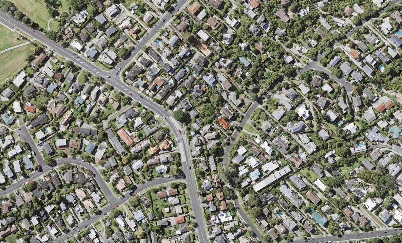 3 Tapatai Place, Castor Bay, Auckland - Carousel 1