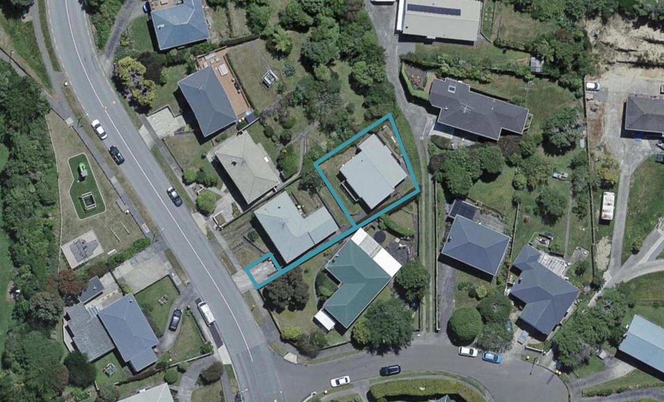 7A Taylor Terrace, Tawa, Wellington - Carousel 1